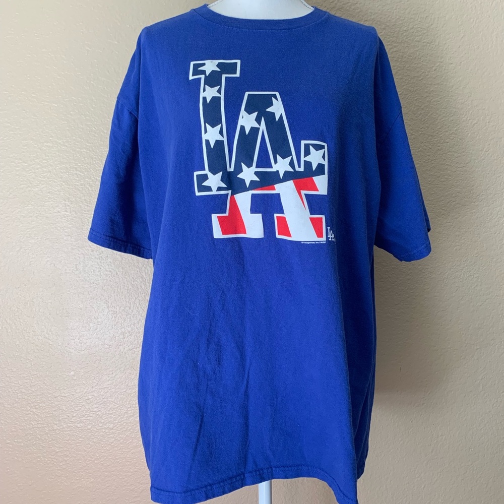 LA American flag shirt.